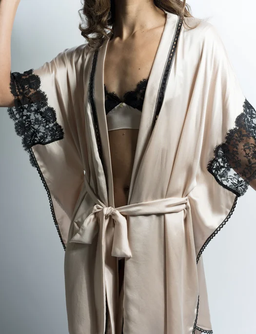 Shell Belle Illusions of Grandeur Florence Kimono